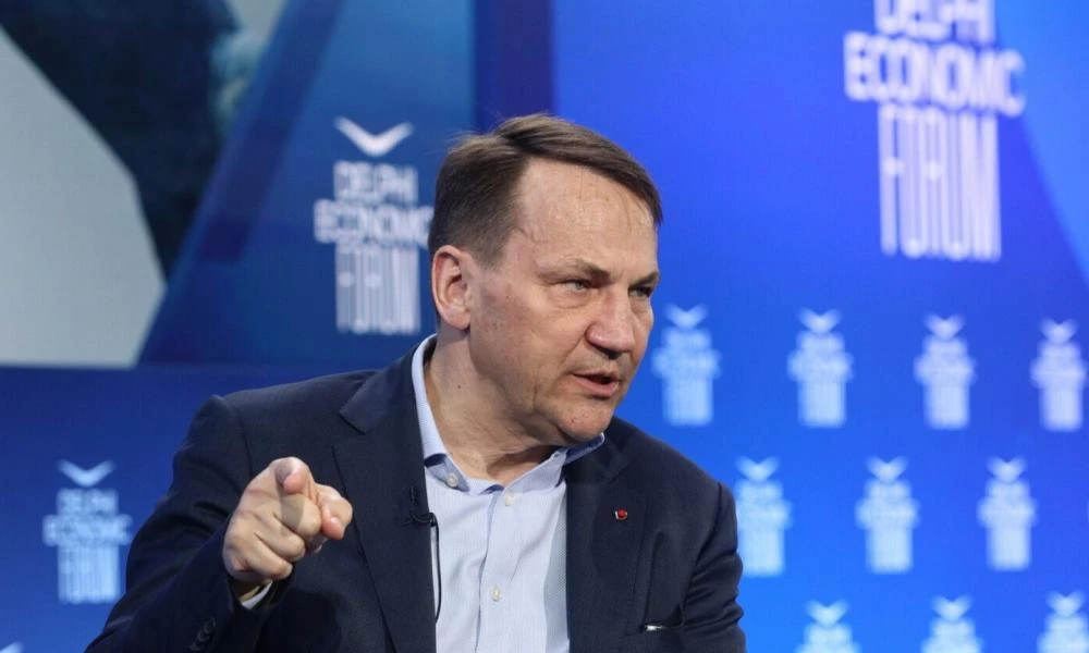 Σικόρσκι: "Ο Πούτιν υπερανησυχεί για πιθανή ήττα του στον πόλεμο"